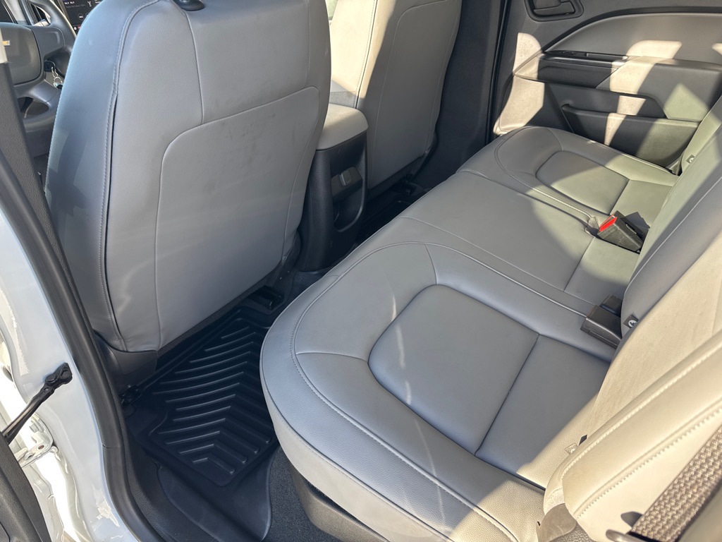Photo 15 of this CHEVROLET COLORADO