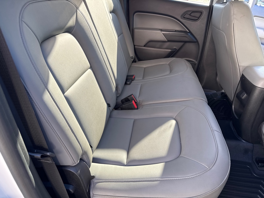 Photo 16 of this CHEVROLET COLORADO