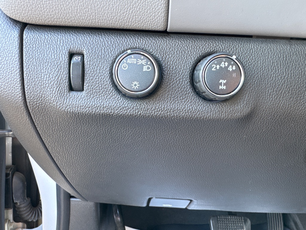 Photo 12 of this CHEVROLET COLORADO