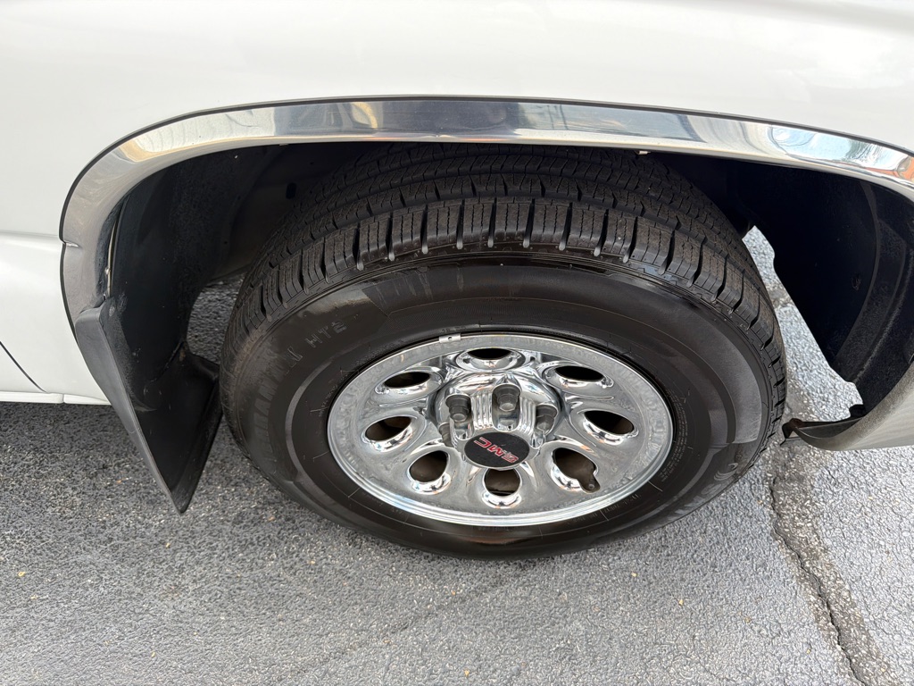 Photo 15 of this GMC SIERRA