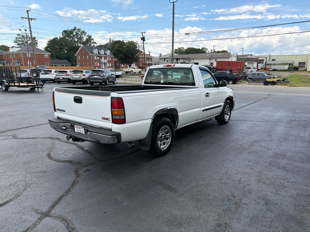 Photo 6 of this GMC SIERRA