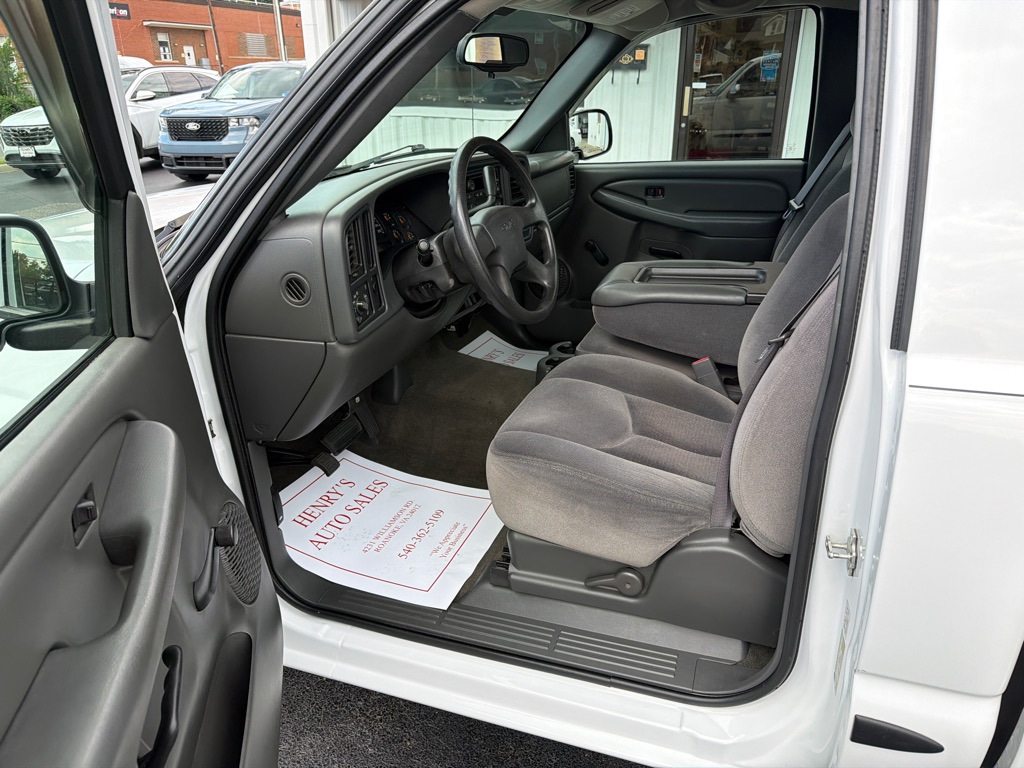 Photo 9 of this GMC SIERRA