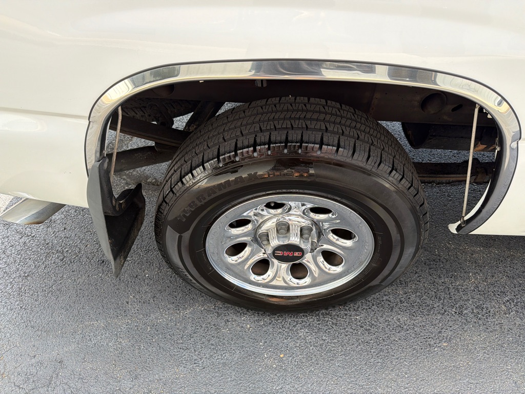 Photo 16 of this GMC SIERRA