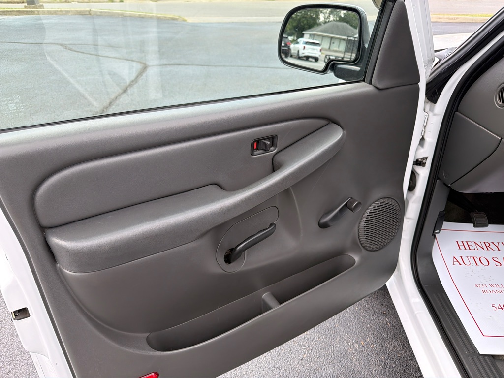 Photo 10 of this GMC SIERRA