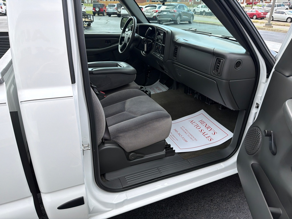 Photo 13 of this GMC SIERRA