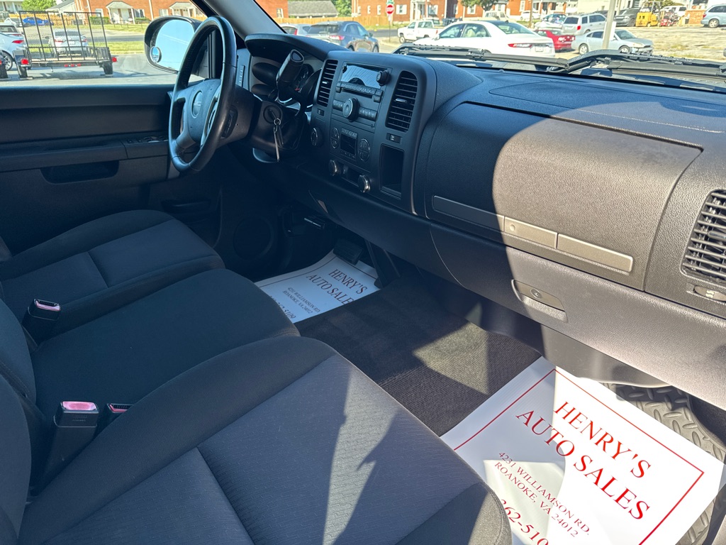 Photo 15 of this GMC SIERRA