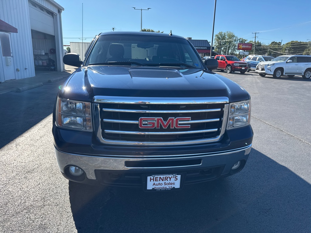 Photo 3 of this GMC SIERRA