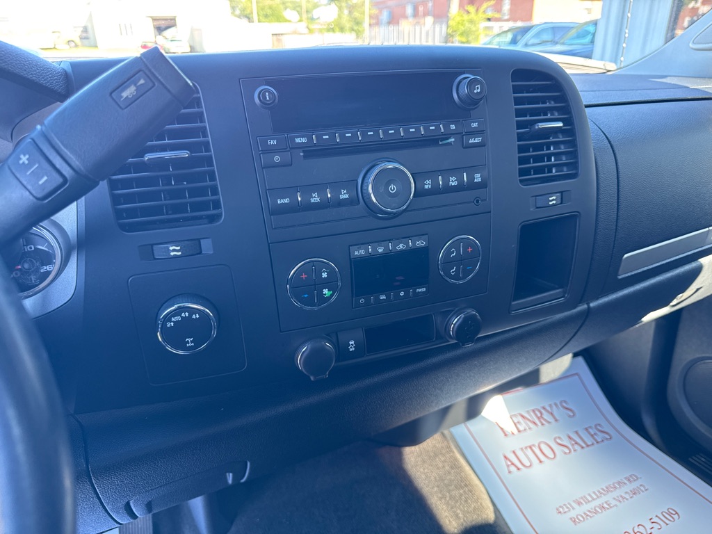Photo 12 of this GMC SIERRA