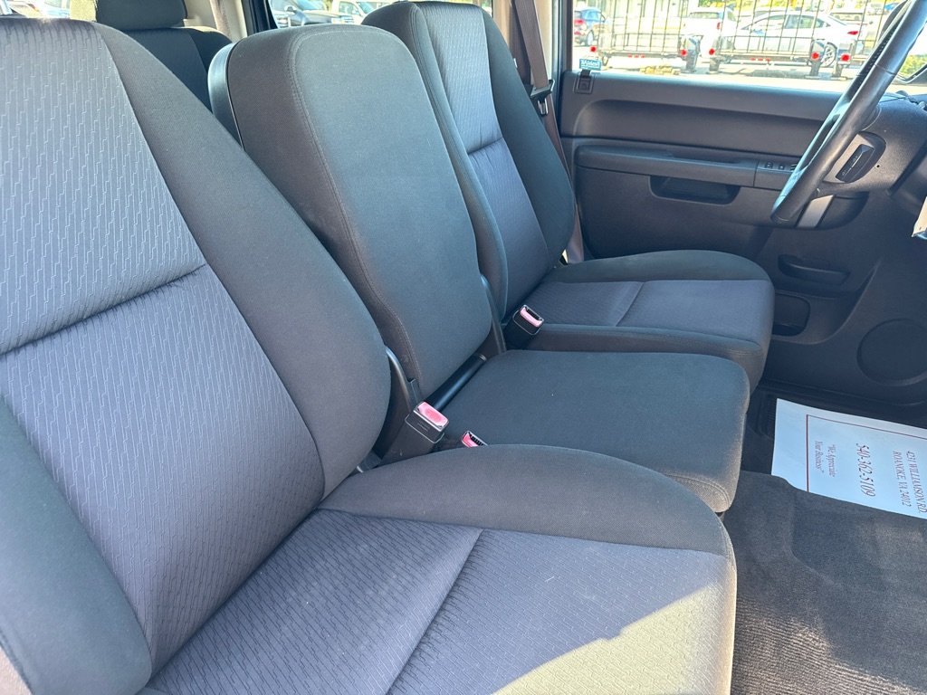 Photo 16 of this GMC SIERRA
