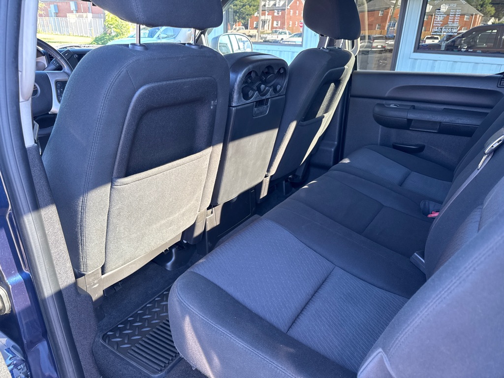 Photo 13 of this GMC SIERRA