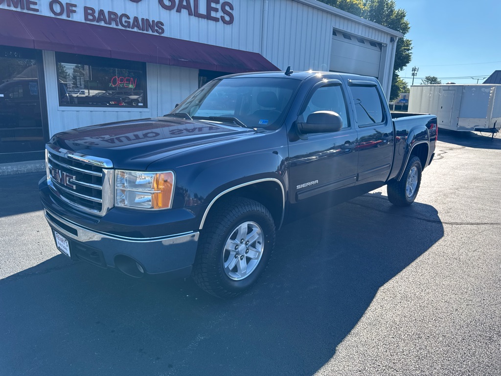 Photo 2 of this GMC SIERRA