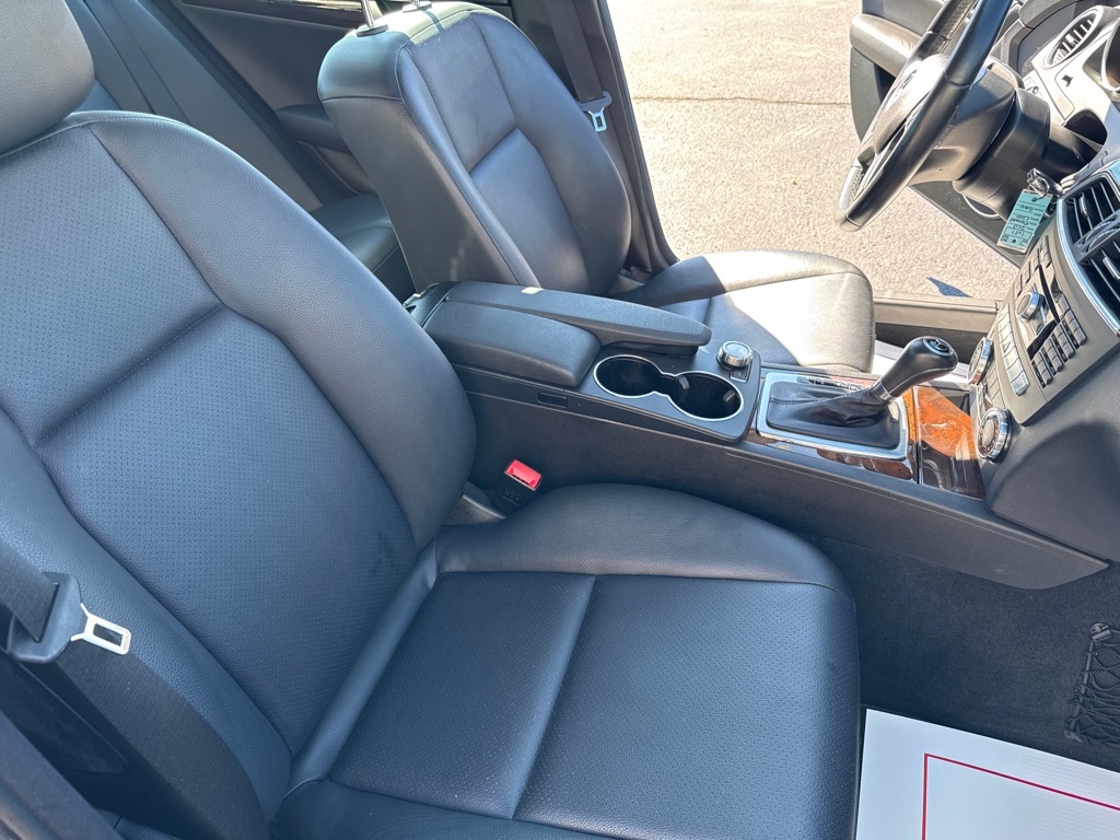 Photo 17 of this MERCEDES-BENZ C-CLASS
