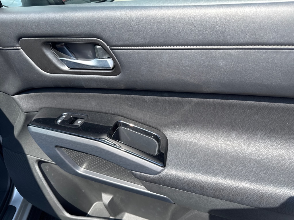 Photo 19 of this NISSAN PATHFINDER