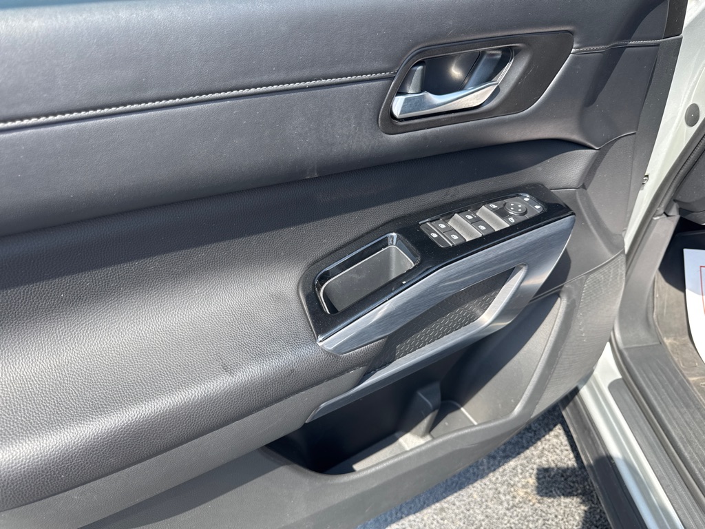 Photo 9 of this NISSAN PATHFINDER