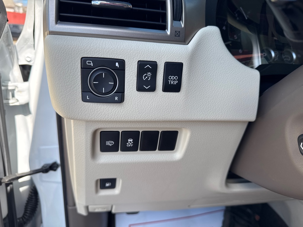 Photo 12 of this LEXUS GX 460