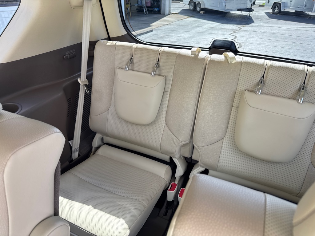 Photo 16 of this LEXUS GX 460