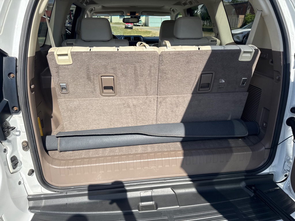 Photo 17 of this LEXUS GX 460
