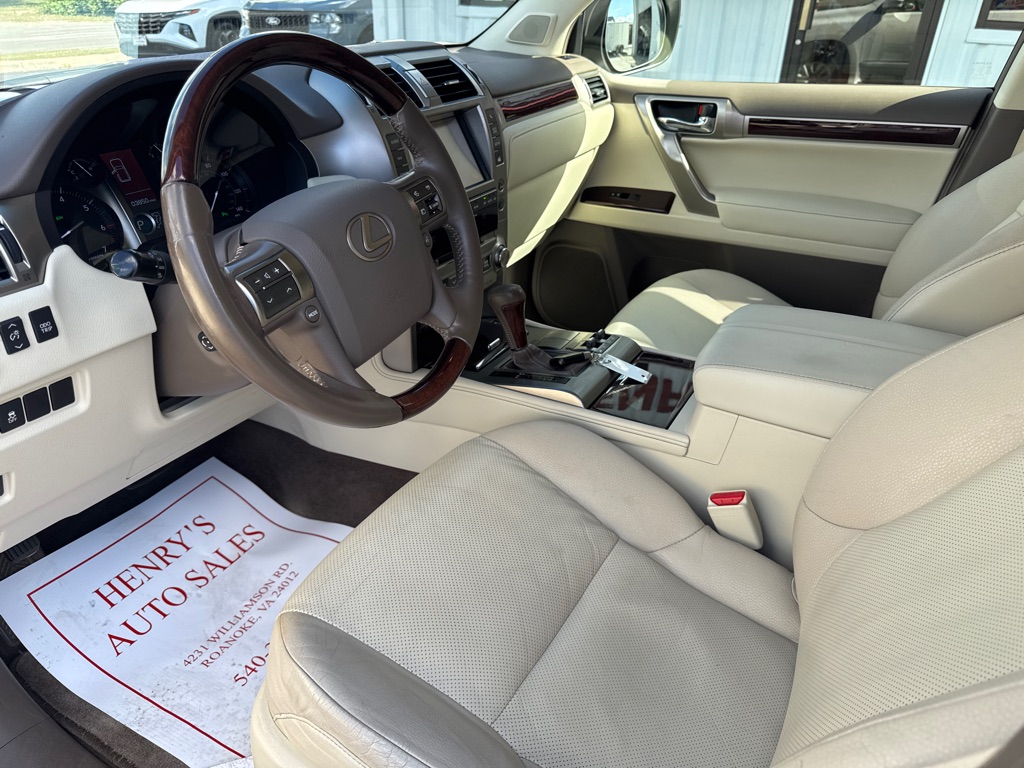 Photo 8 of this LEXUS GX 460