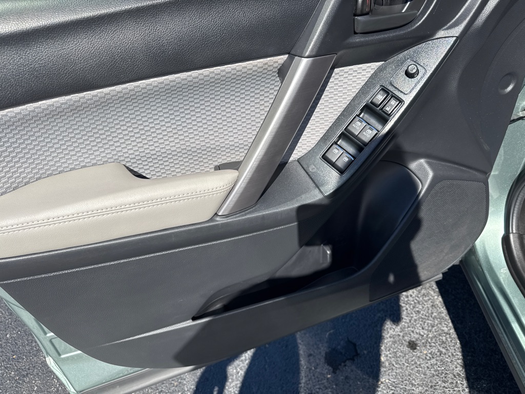 Photo 9 of this SUBARU FORESTER