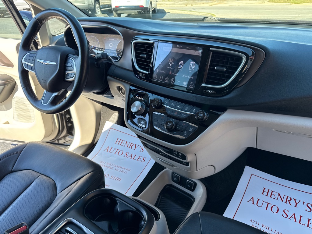 Photo 20 of this CHRYSLER PACIFICA