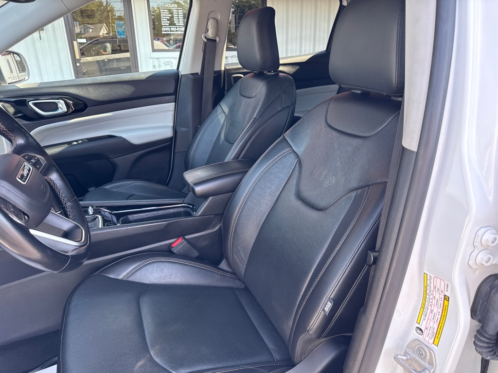 Photo 10 of this JEEP COMPASS