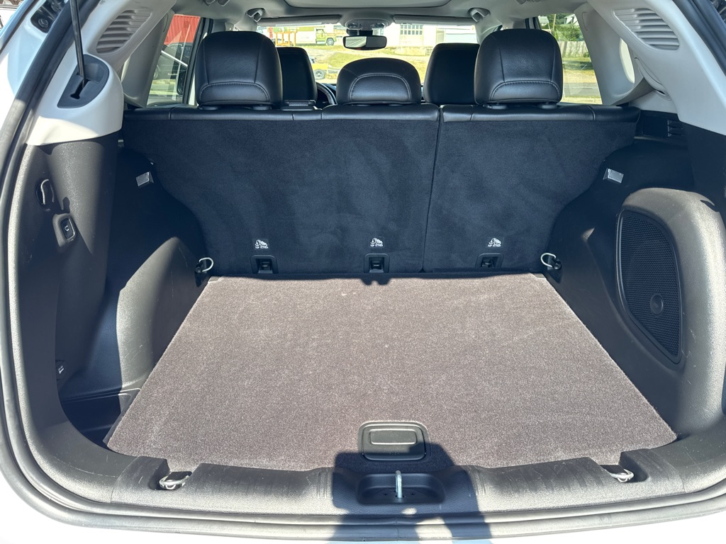 Photo 16 of this JEEP COMPASS