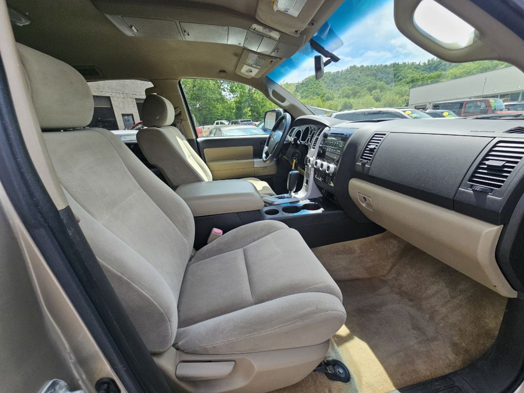 Photo 8 of this TOYOTA SEQUOIA