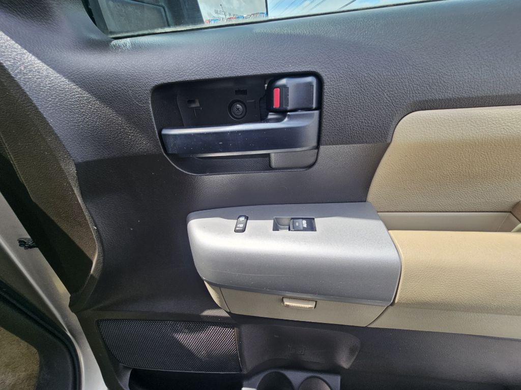 Photo 14 of this TOYOTA SEQUOIA