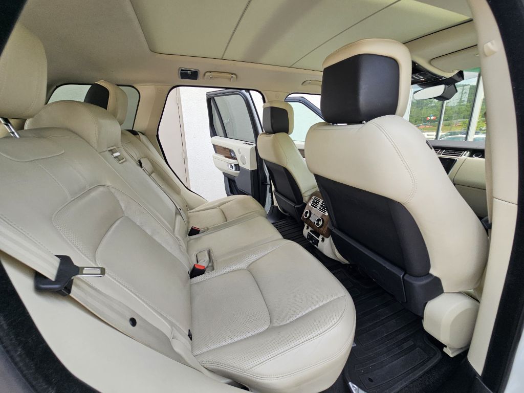 Photo 12 of this LAND ROVER RANGE ROVER