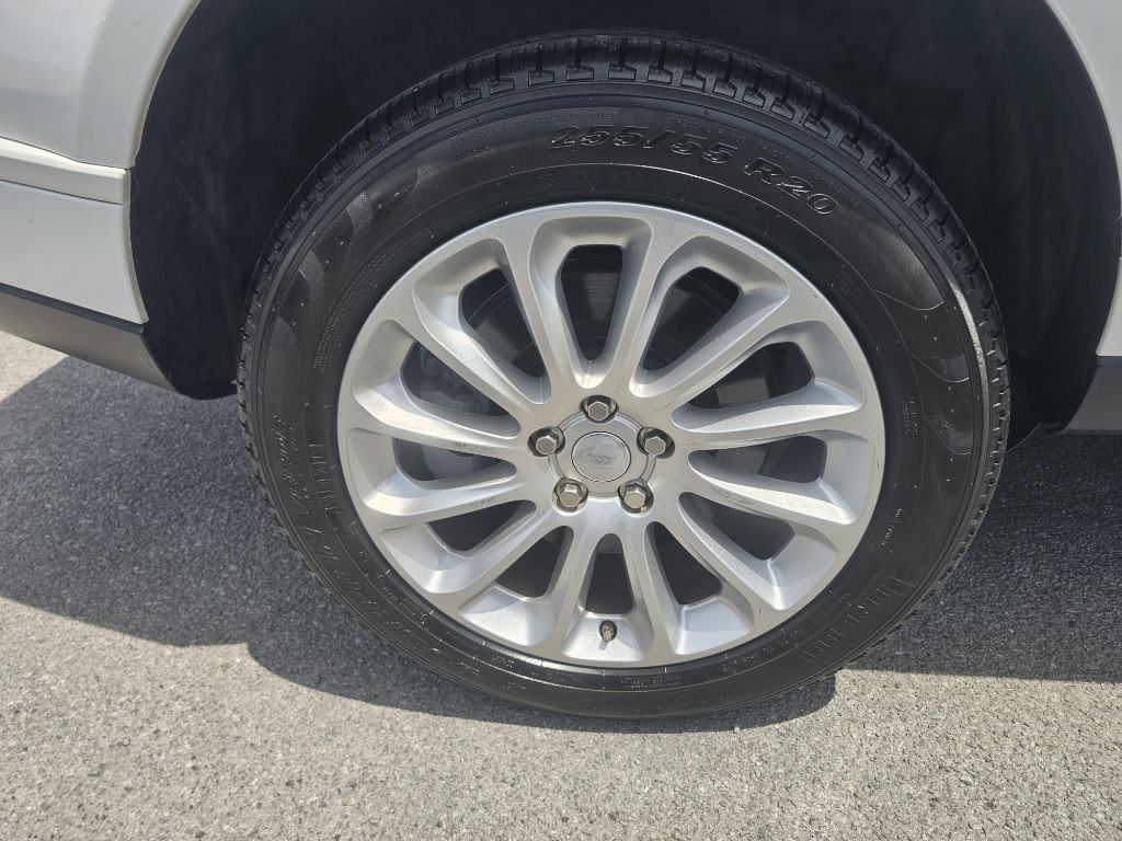 Photo 19 of this LAND ROVER RANGE ROVER