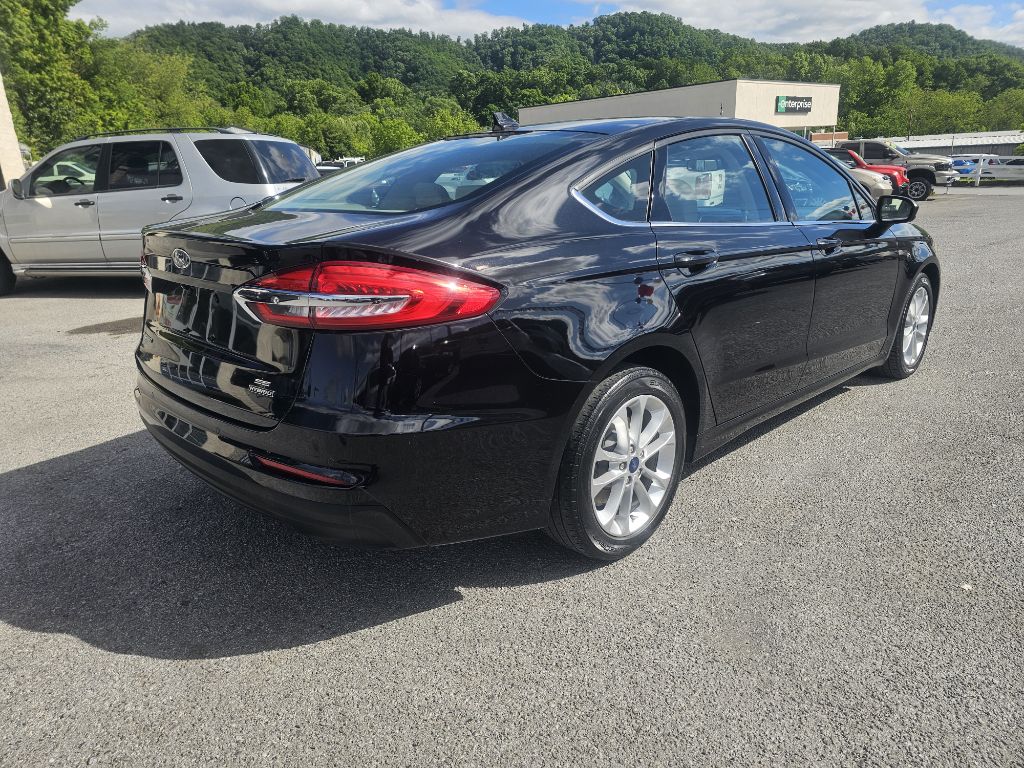 Photo 4 of this FORD FUSION HYBRID
