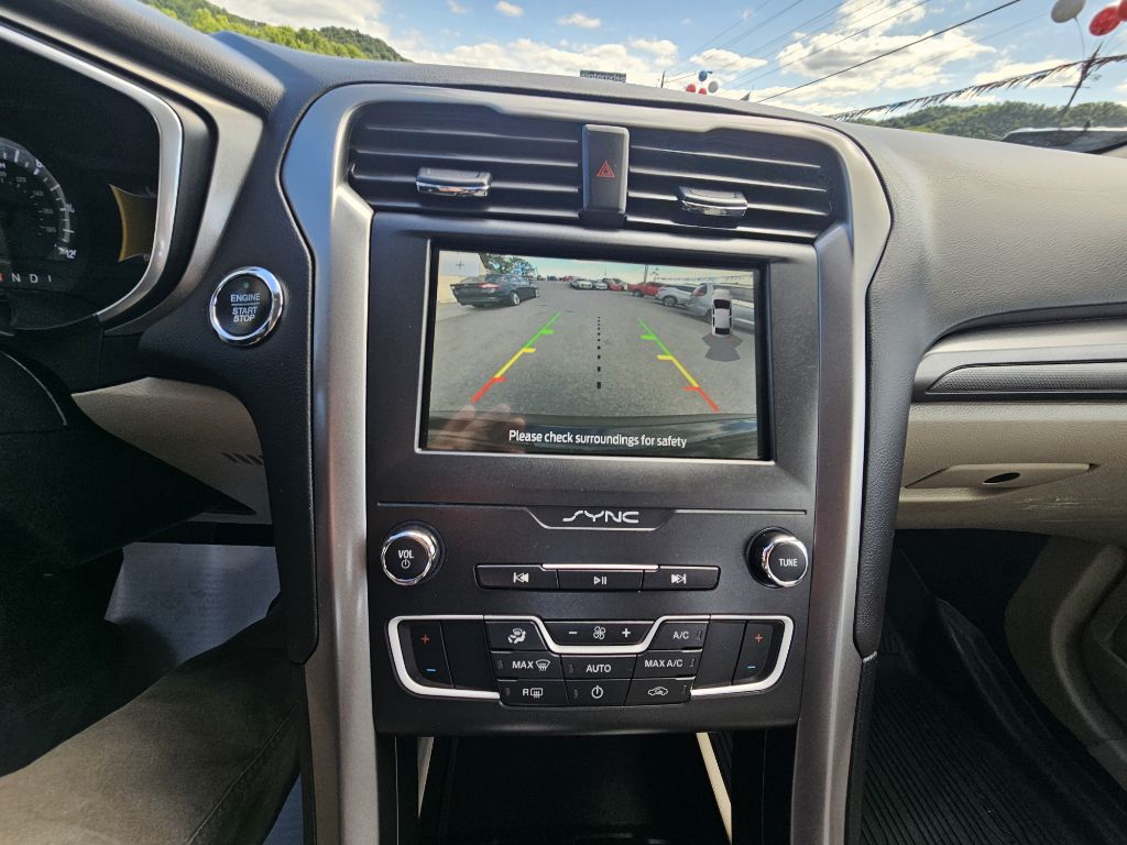 Photo 13 of this FORD FUSION HYBRID