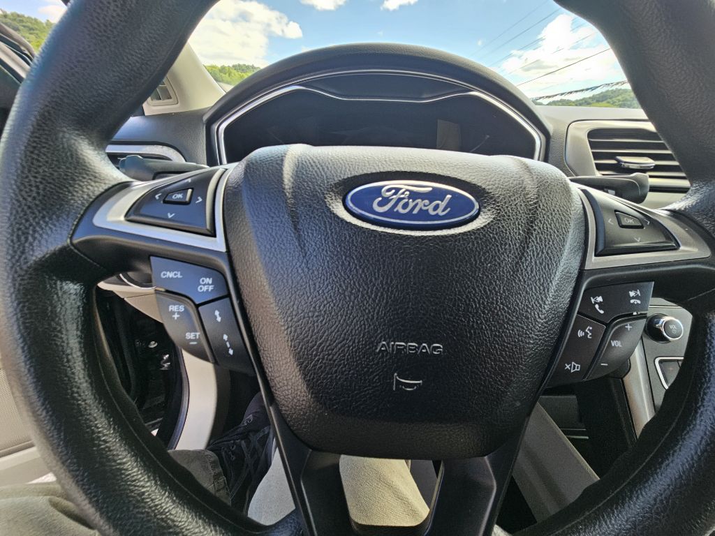 Photo 15 of this FORD FUSION HYBRID