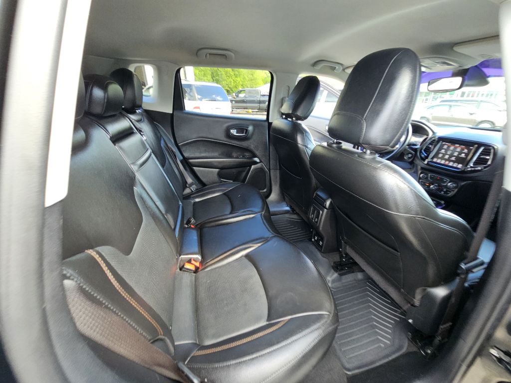Photo 11 of this JEEP COMPASS