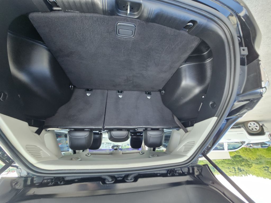 Photo 13 of this JEEP COMPASS