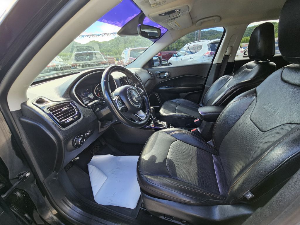 Photo 7 of this JEEP COMPASS