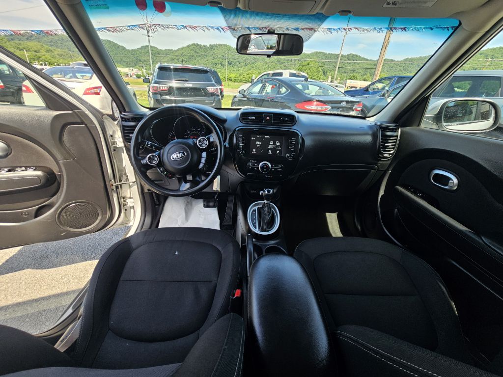 Photo 8 of this KIA SOUL