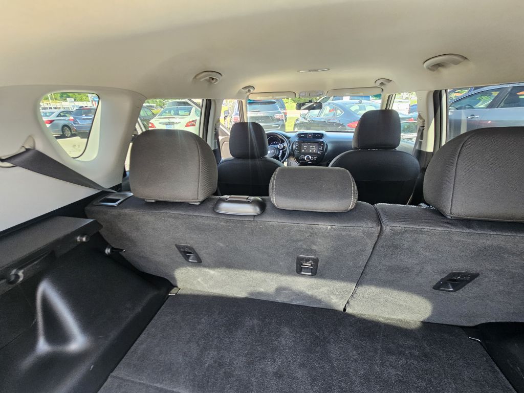 Photo 10 of this KIA SOUL