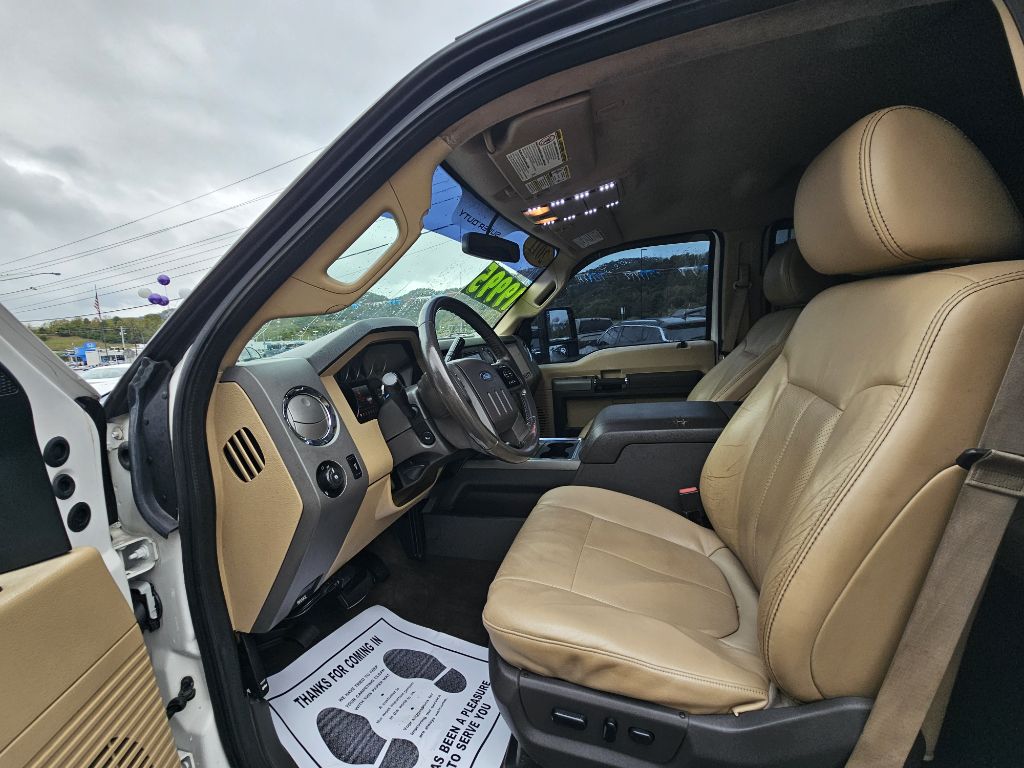 Photo 7 of this FORD F-350 SUPER DUT
