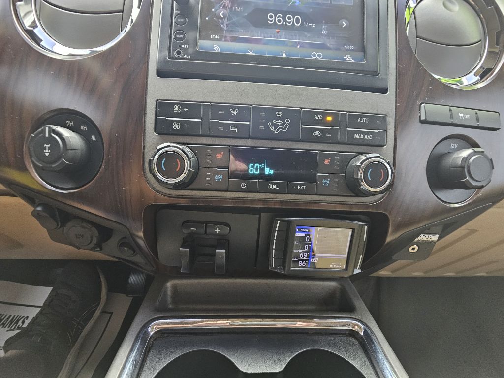 Photo 13 of this FORD F-350 SUPER DUT