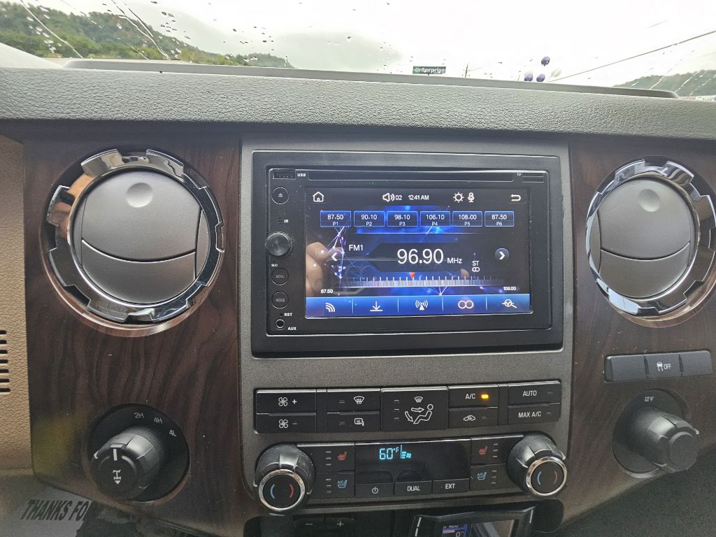 Photo 12 of this FORD F-350 SUPER DUT