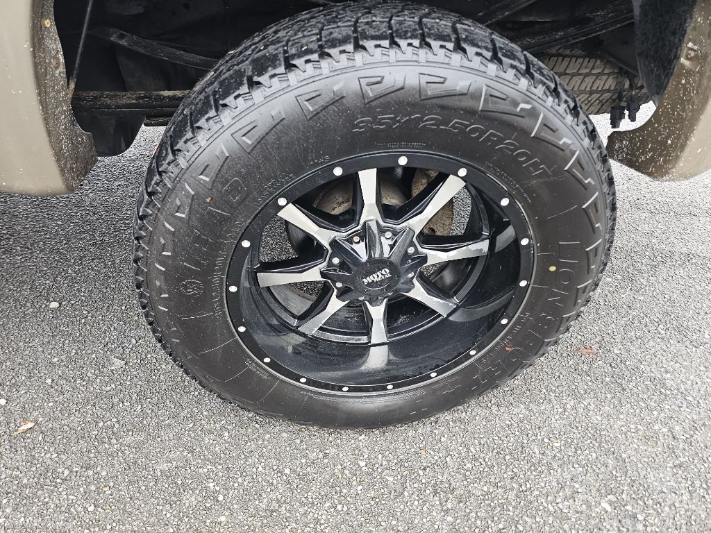 Photo 20 of this FORD F-350 SUPER DUT