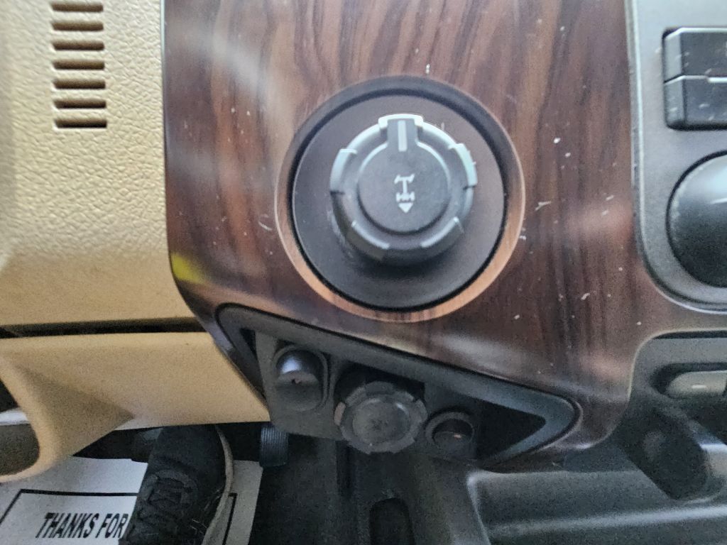 Photo 15 of this FORD F-350 SUPER DUT