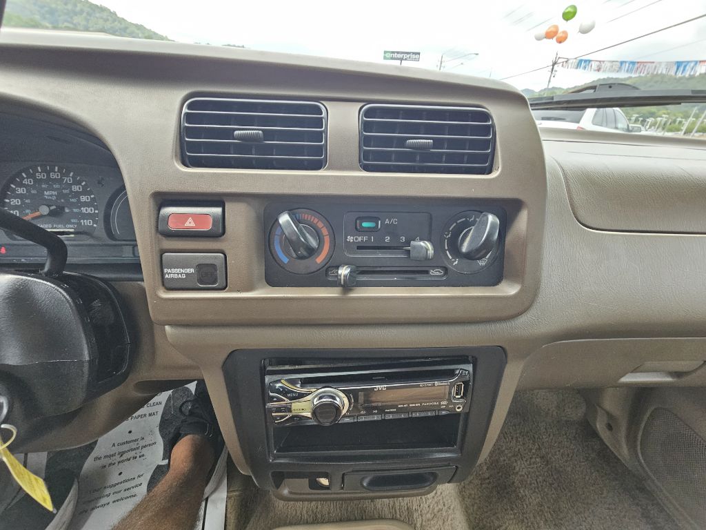 Photo 8 of this NISSAN FRONTIER