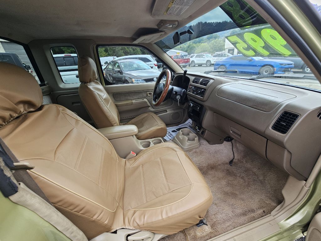 Photo 9 of this NISSAN FRONTIER