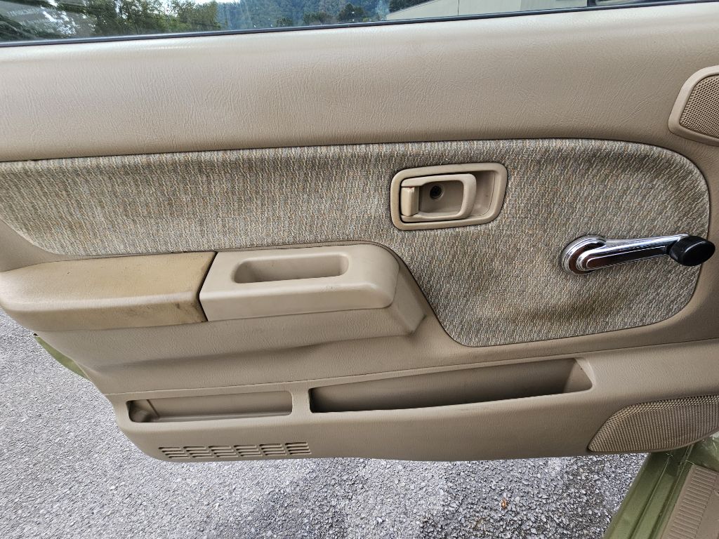 Photo 11 of this NISSAN FRONTIER
