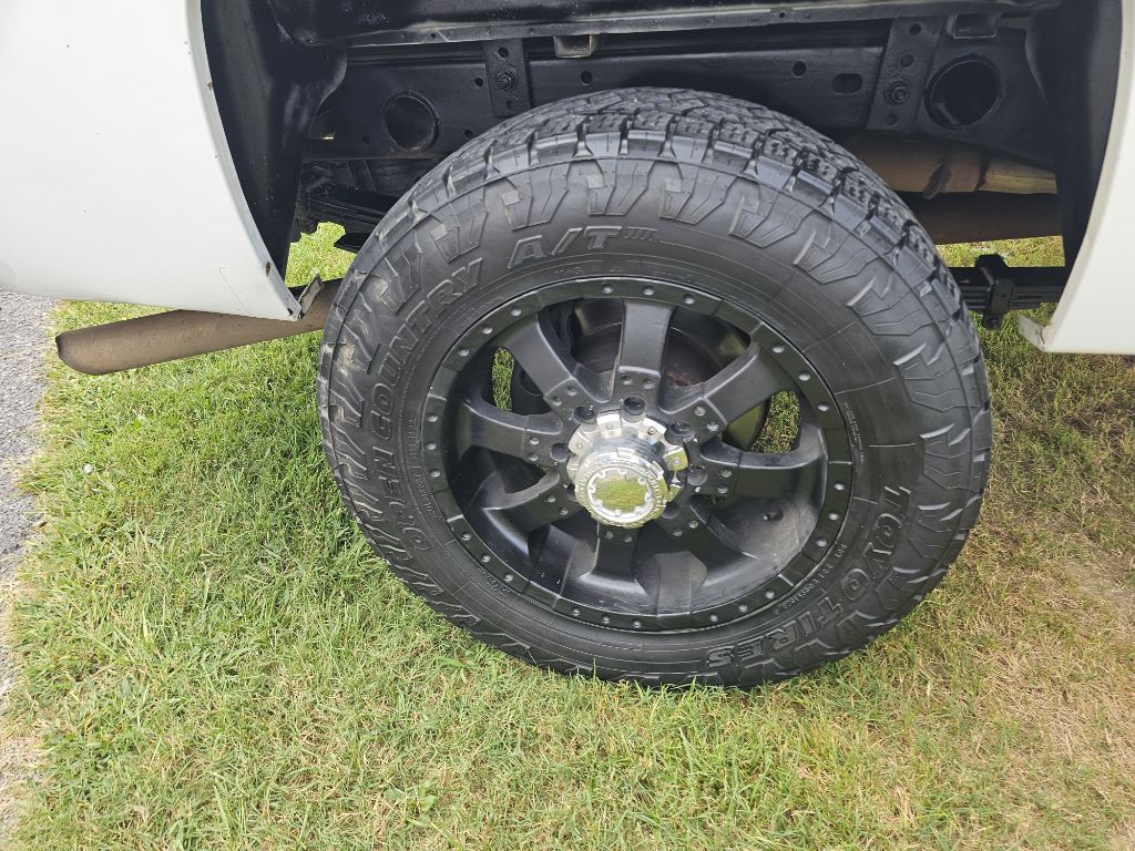 Photo 8 of this CHEVROLET SILVERADO 2500H