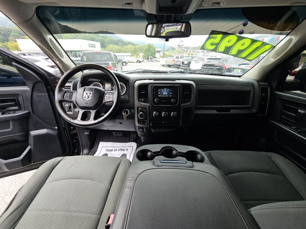 Photo 8 of this RAM 1500