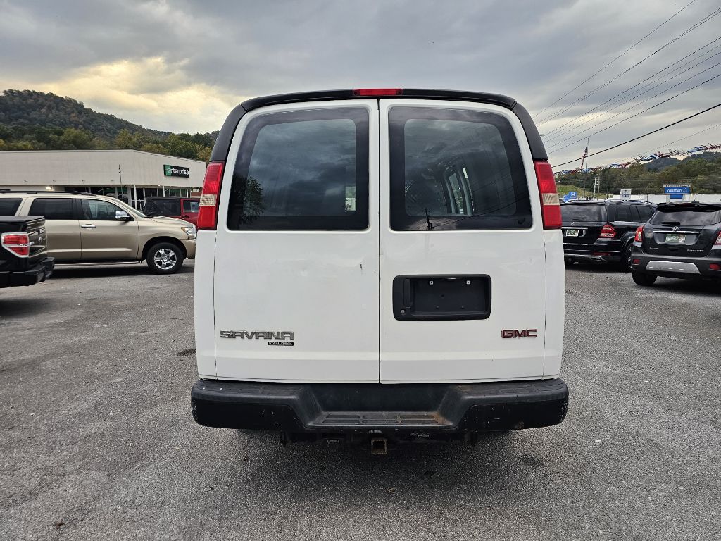 Photo 5 of this GMC SAVANA