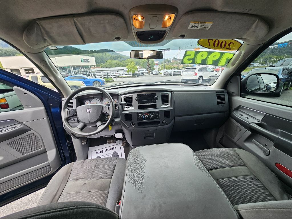 Photo 7 of this DODGE RAM 1500